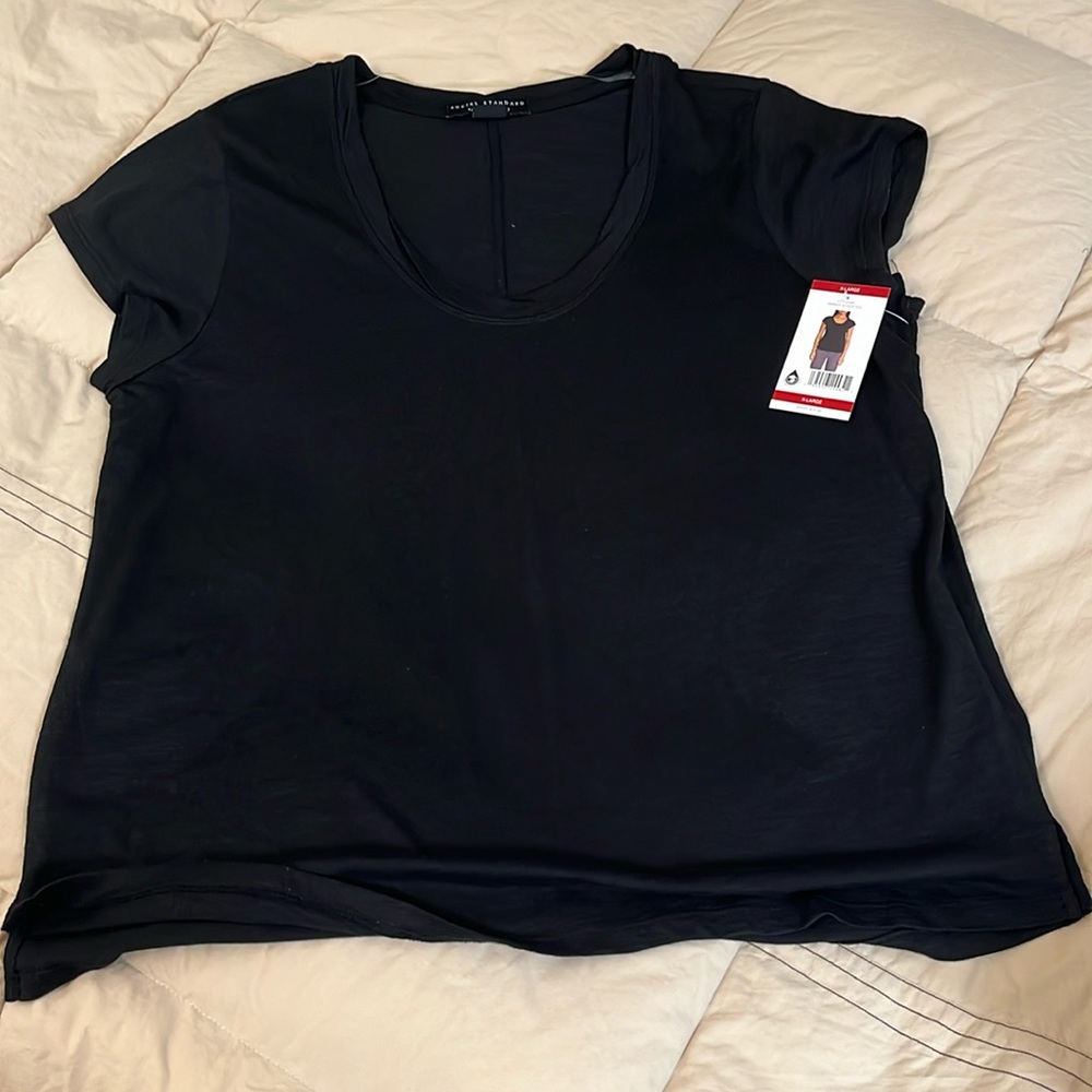 NWT Scoop Neck Tee